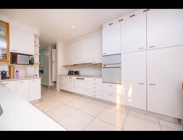 5 BEDROOM FREEHOLD FOR SALE IN NORTHCLIFF